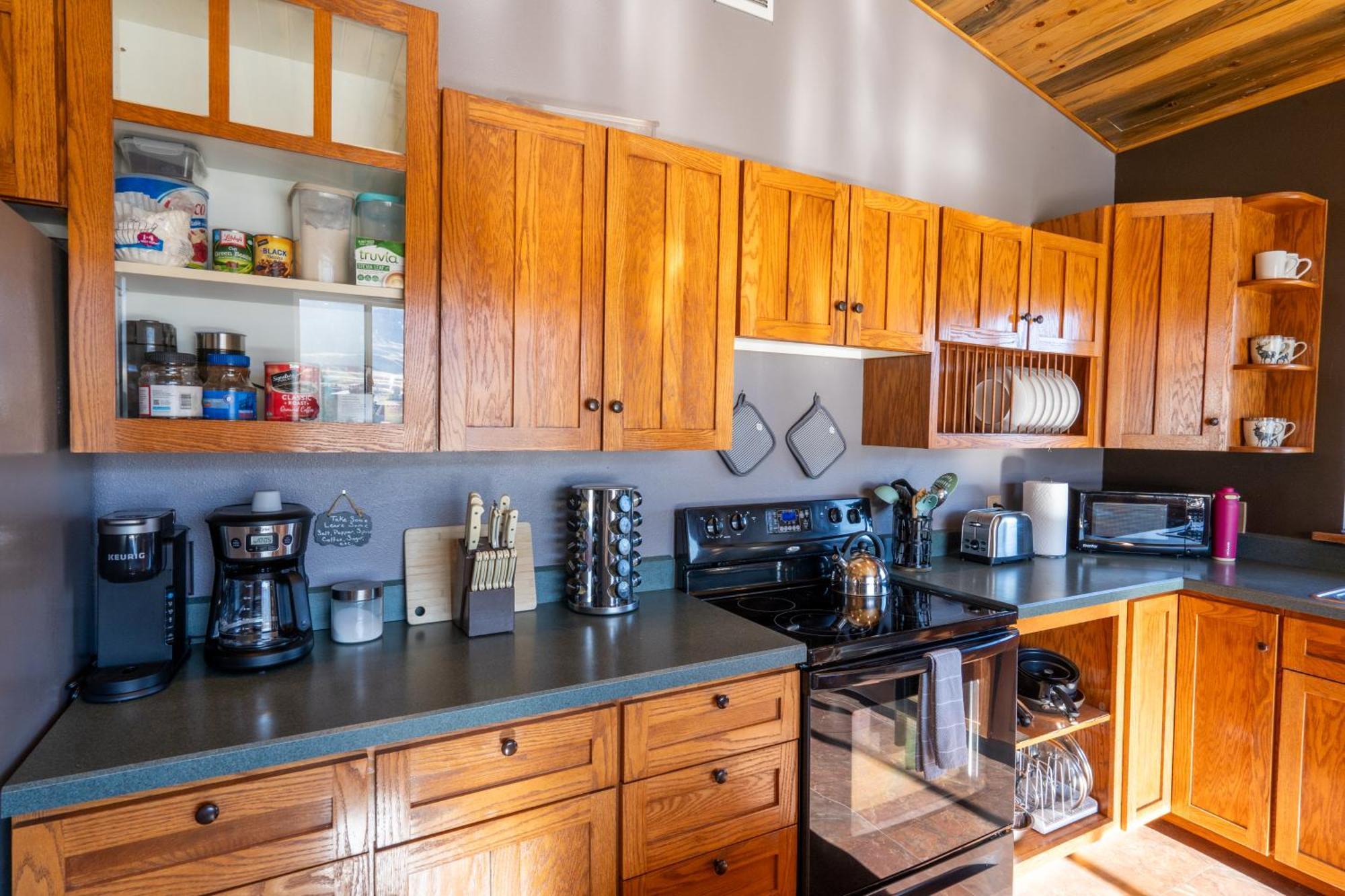 גרדינר Bison Lodge - Lg Home - 2 Bedrooms - Less Than 5 Miles To Yellowstone North Entrance, Sleeps Up To 8 מראה חיצוני תמונה