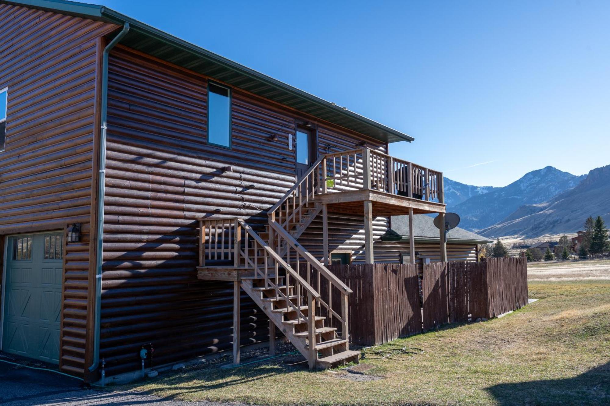 גרדינר Bison Lodge - Lg Home - 2 Bedrooms - Less Than 5 Miles To Yellowstone North Entrance, Sleeps Up To 8 מראה חיצוני תמונה