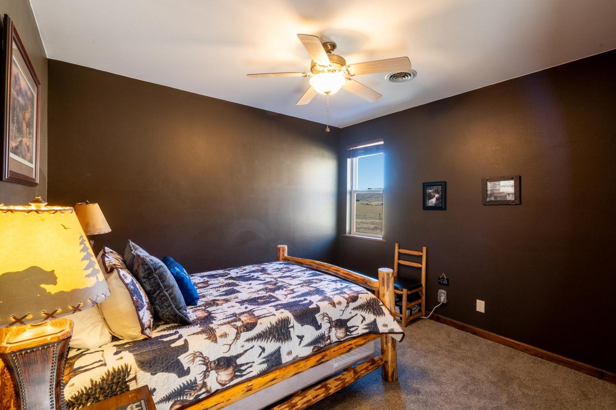 גרדינר Bison Lodge - Lg Home - 2 Bedrooms - Less Than 5 Miles To Yellowstone North Entrance, Sleeps Up To 8 מראה חיצוני תמונה