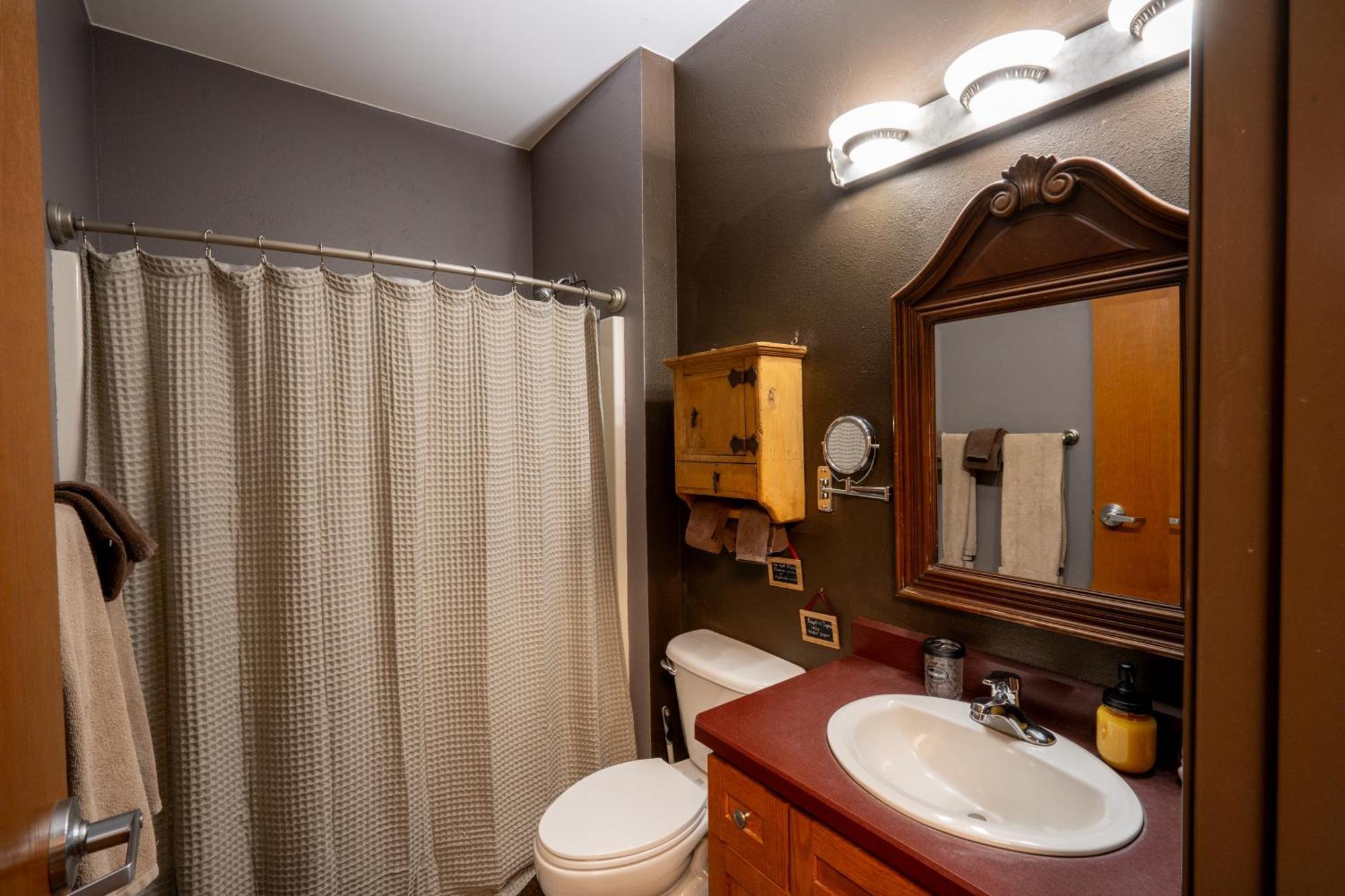 גרדינר Bison Lodge - Lg Home - 2 Bedrooms - Less Than 5 Miles To Yellowstone North Entrance, Sleeps Up To 8 מראה חיצוני תמונה