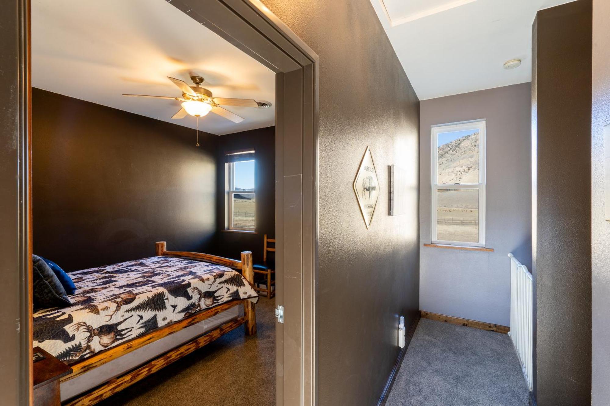 גרדינר Bison Lodge - Lg Home - 2 Bedrooms - Less Than 5 Miles To Yellowstone North Entrance, Sleeps Up To 8 מראה חיצוני תמונה